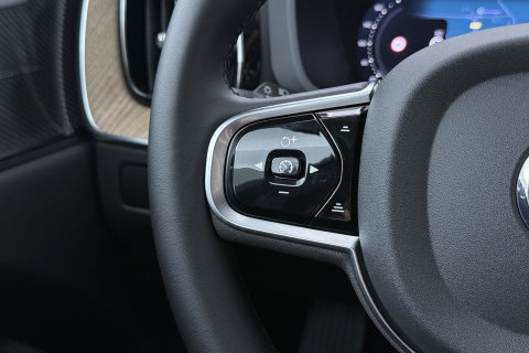 Volvo XC60 2.0 T8 Plug-in hybrid AWD Plus Dark | ACC | Harman/Kardon | 360° Camera | Stoel+Stuurverwarming | BLIS | Memory