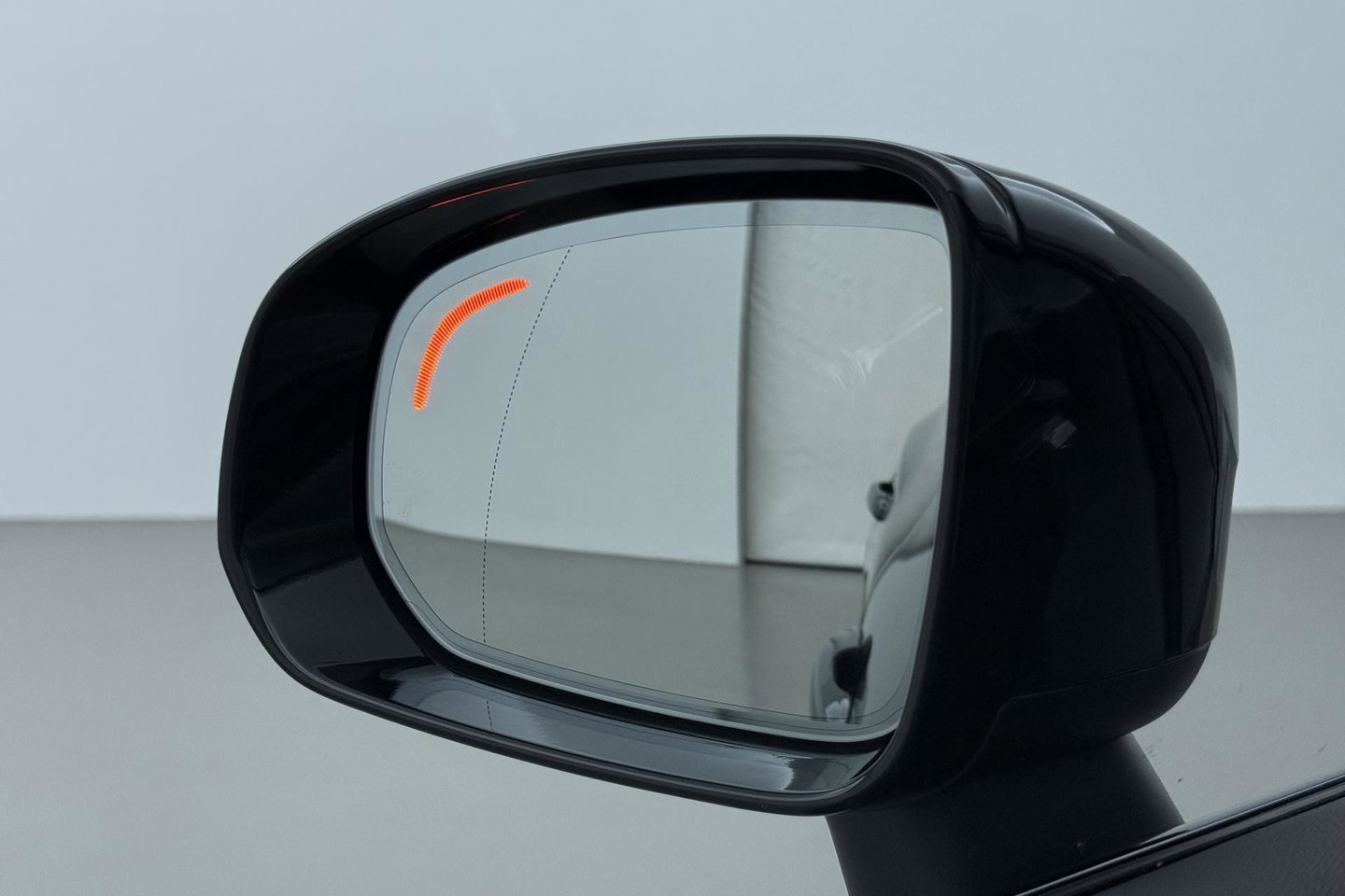 Volvo XC60 2.0 T8 Plug-in hybrid AWD Plus Dark | ACC | Harman/Kardon | 360° Camera | Stoel+Stuurverwarming | BLIS | Memory
