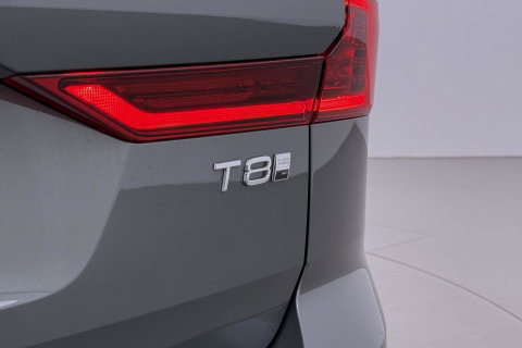 Volvo XC60 2.0 T8 Plug-in hybrid AWD Plus Dark | ACC | Harman/Kardon | 360° Camera | Stoel+Stuurverwarming | BLIS | Memory