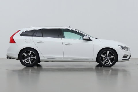 Volvo V60 2.0 T4 Business Sport | ACC | Schuifdak | BLIS | Parkeerverwarming | Keyless | Camera | Xenon | 18 inch