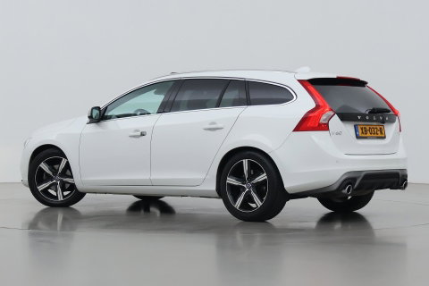 Volvo V60 2.0 T4 Business Sport | ACC | Schuifdak | BLIS | Parkeerverwarming | Keyless | Camera | Xenon | 18 inch