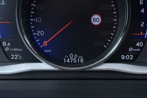 Volvo V60 2.0 T4 Business Sport | ACC | Schuifdak | BLIS | Parkeerverwarming | Keyless | Camera | Xenon | 18 inch