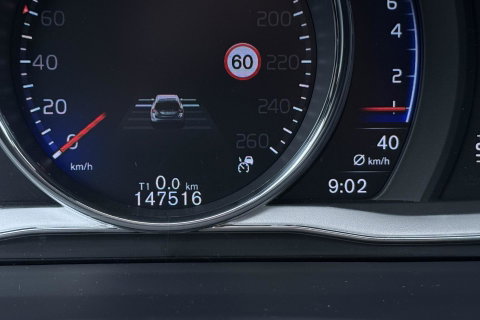 Volvo V60 2.0 T4 Business Sport | ACC | Schuifdak | BLIS | Parkeerverwarming | Keyless | Camera | Xenon | 18 inch