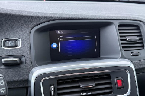 Volvo V60 2.0 T4 Business Sport | ACC | Schuifdak | BLIS | Parkeerverwarming | Keyless | Camera | Xenon | 18 inch