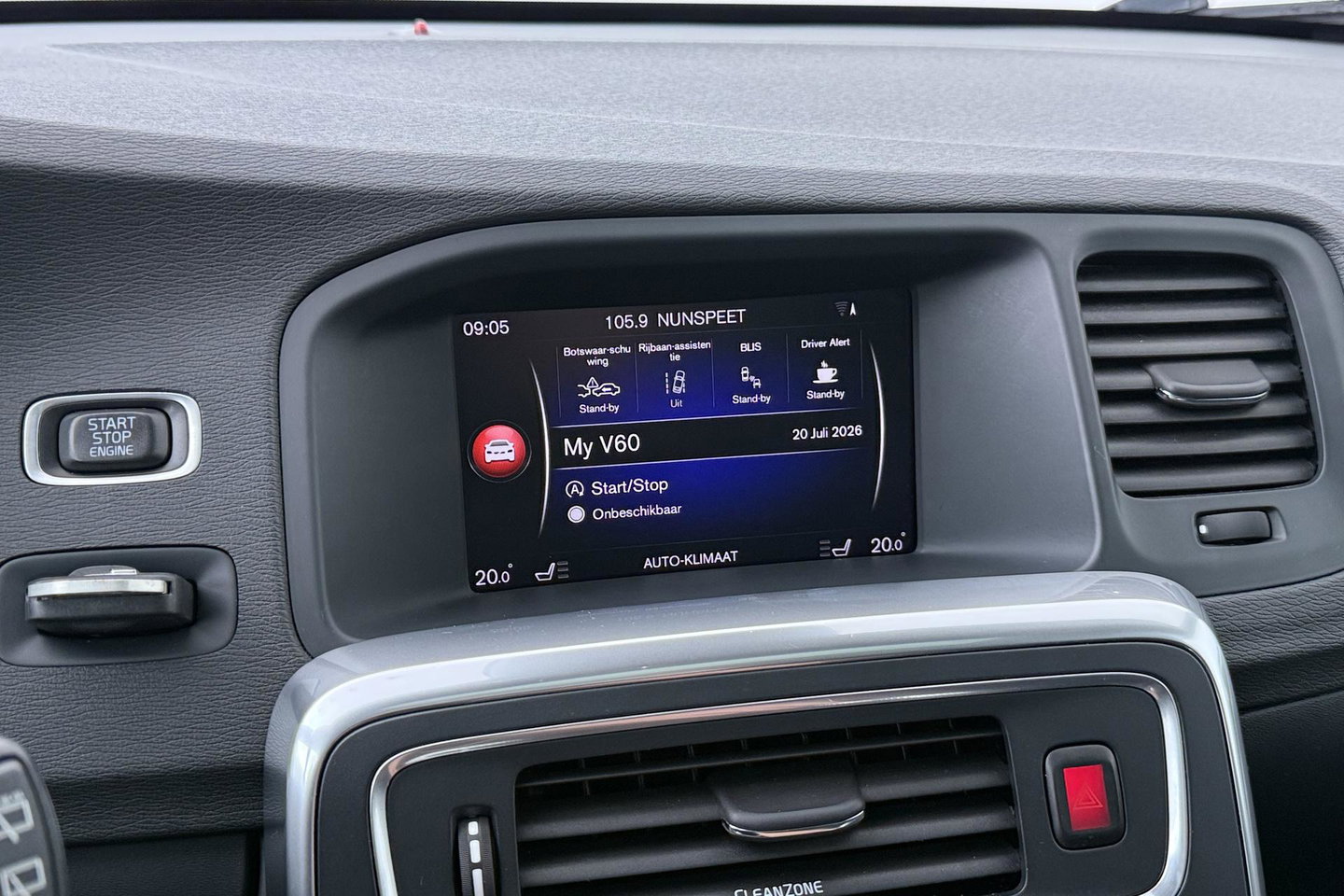 Volvo V60 2.0 T4 Business Sport | ACC | Schuifdak | BLIS | Parkeerverwarming | Keyless | Camera | Xenon | 18 inch