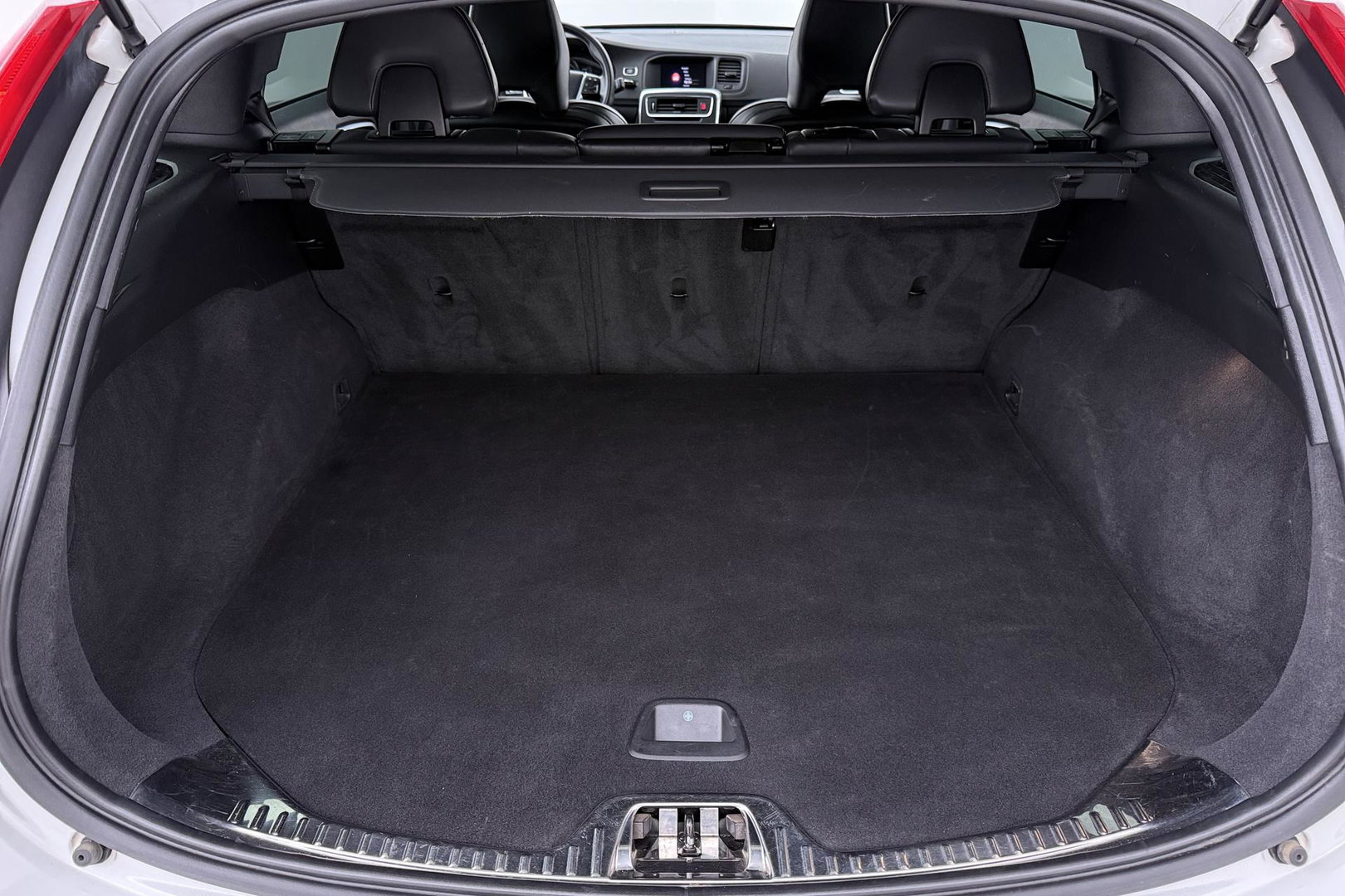 Volvo V60 2.0 T4 Business Sport | ACC | Schuifdak | BLIS | Parkeerverwarming | Keyless | Camera | Xenon | 18 inch