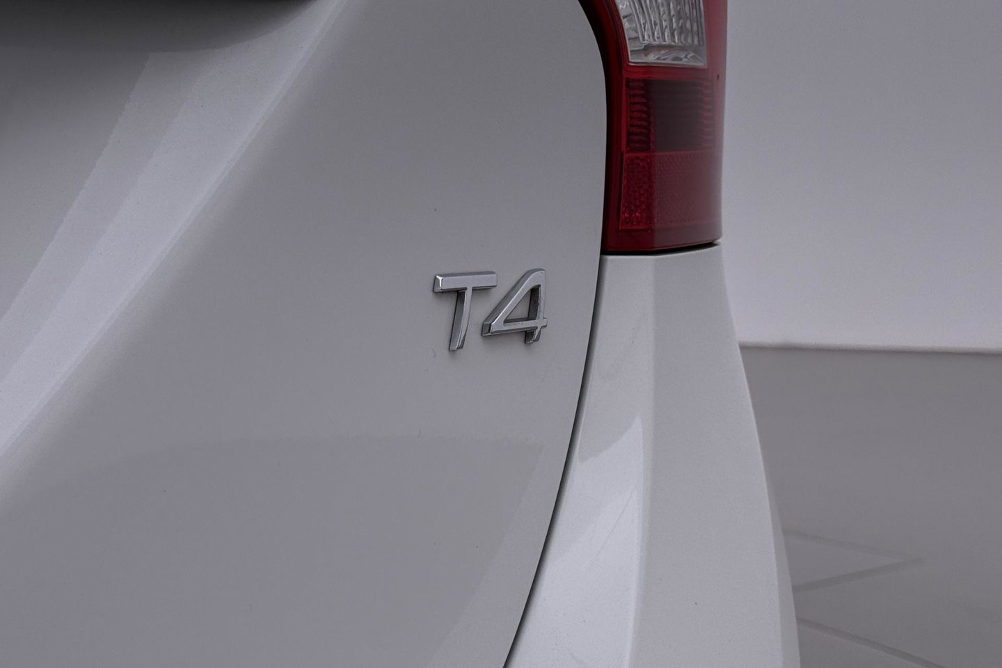 Volvo V60 2.0 T4 Business Sport | ACC | Schuifdak | BLIS | Parkeerverwarming | Keyless | Camera | Xenon | 18 inch