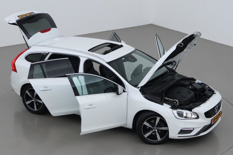 Volvo V60 2.0 T4 Business Sport | ACC | Schuifdak | BLIS | Parkeerverwarming | Keyless | Camera | Xenon | 18 inch