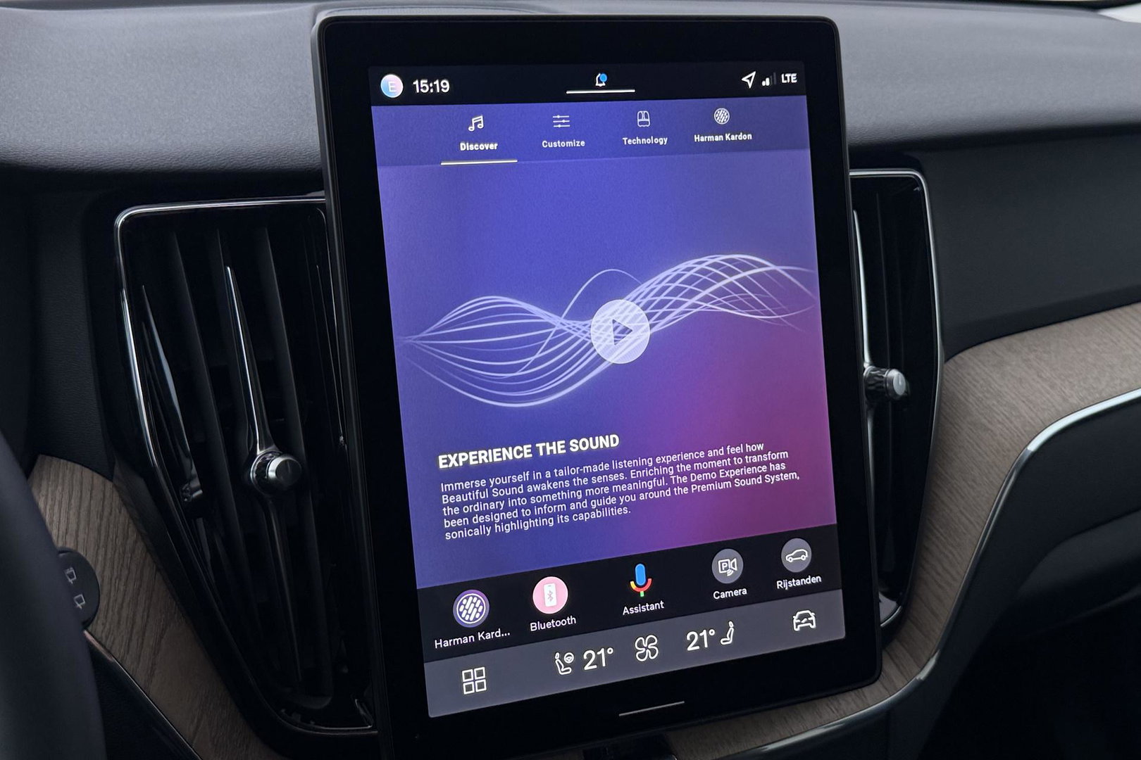 Volvo XC60 T8 Plug-in hybrid Plus Dark | ACC | Harman/Kardon | 360° Camera | Stoel+Stuurverwarming | BLIS | Memory