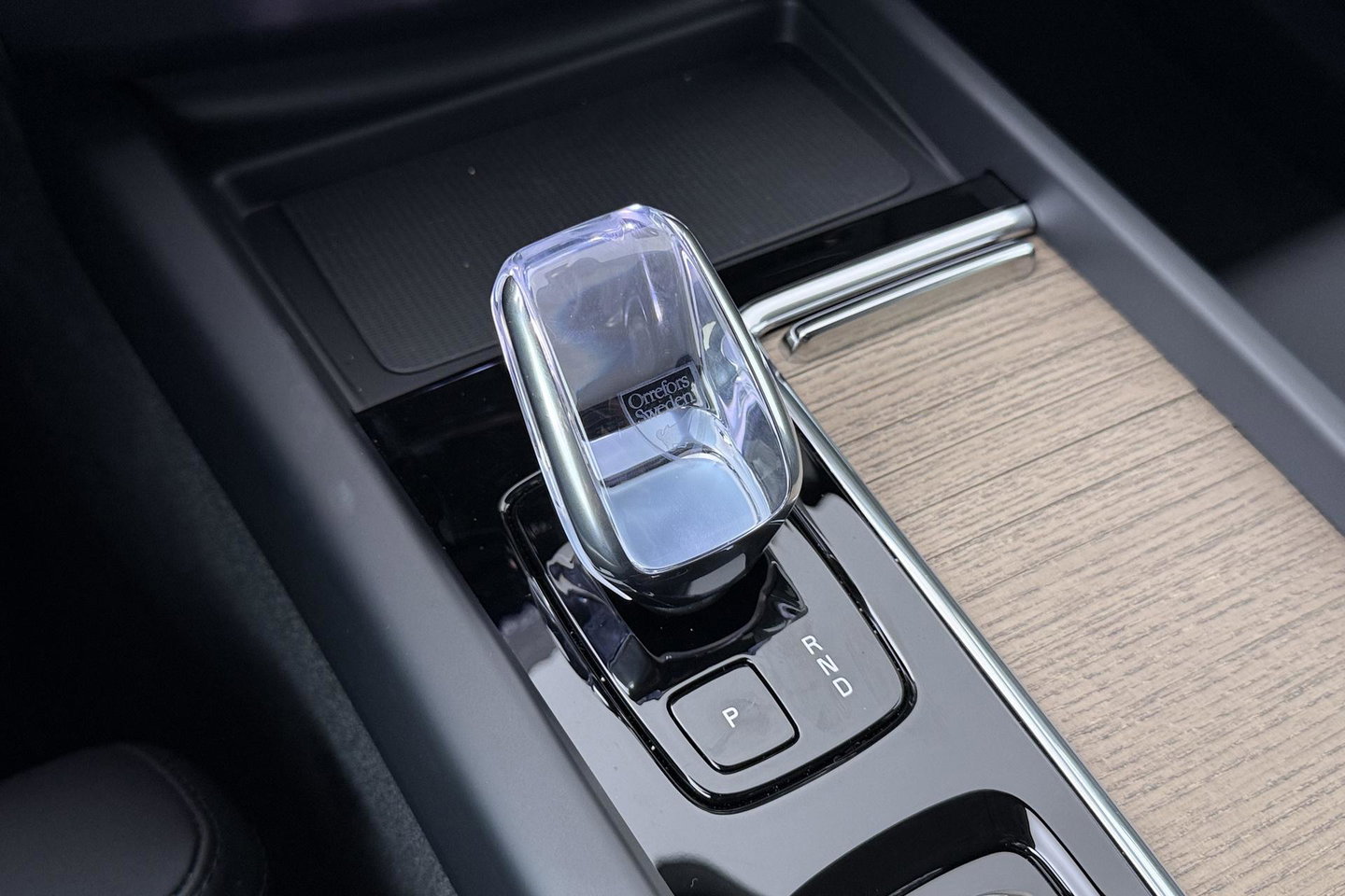 Volvo XC60 T8 Plug-in hybrid Plus Dark | ACC | Harman/Kardon | 360° Camera | Stoel+Stuurverwarming | BLIS | Memory