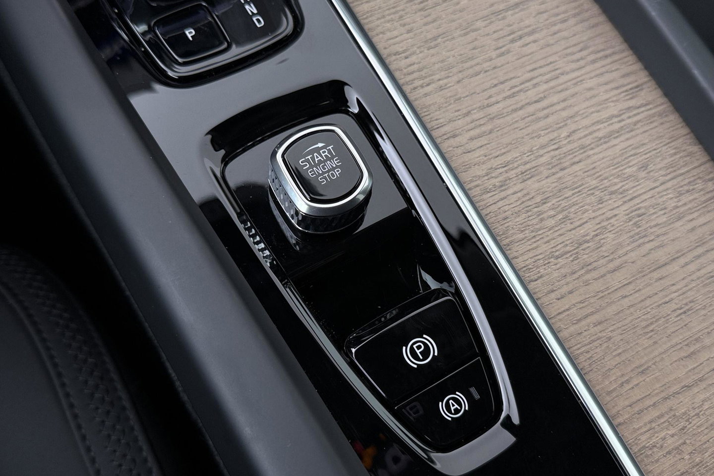 Volvo XC60 T8 Plug-in hybrid Plus Dark | ACC | Harman/Kardon | 360° Camera | Stoel+Stuurverwarming | BLIS | Memory