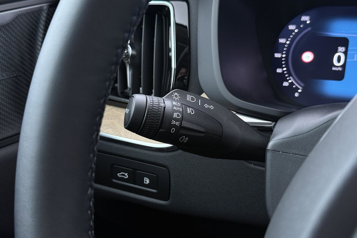 Volvo XC60 T8 Plug-in hybrid Plus Dark | ACC | Harman/Kardon | 360° Camera | Stoel+Stuurverwarming | BLIS | Memory