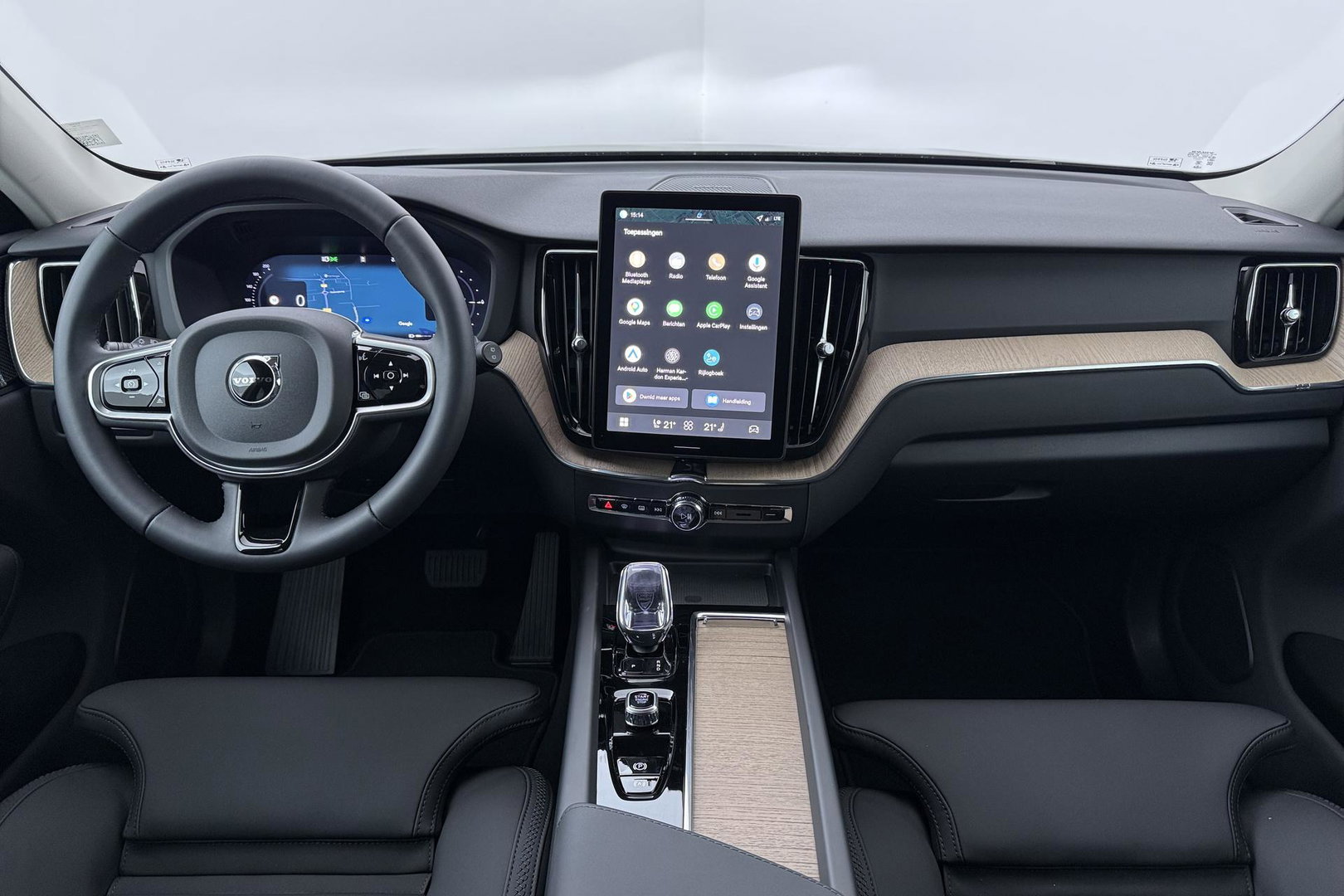 Volvo XC60 T8 Plug-in hybrid Plus Dark | ACC | Harman/Kardon | 360° Camera | Stoel+Stuurverwarming | BLIS | Memory