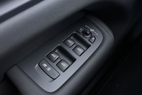 Volvo XC60 T8 Plug-in hybrid Plus Dark | ACC | Harman/Kardon | 360° Camera | Stoel+Stuurverwarming | BLIS | Memory