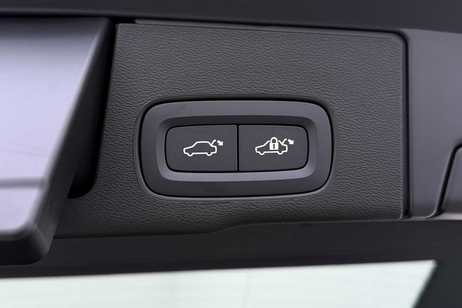 Volvo XC60 T8 Plug-in hybrid Plus Dark | ACC | Harman/Kardon | 360° Camera | Stoel+Stuurverwarming | BLIS | Memory