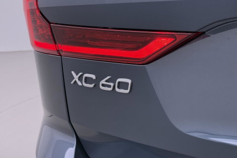 Volvo XC60 T8 Plug-in hybrid Plus Dark | ACC | Harman/Kardon | 360° Camera | Stoel+Stuurverwarming | BLIS | Memory