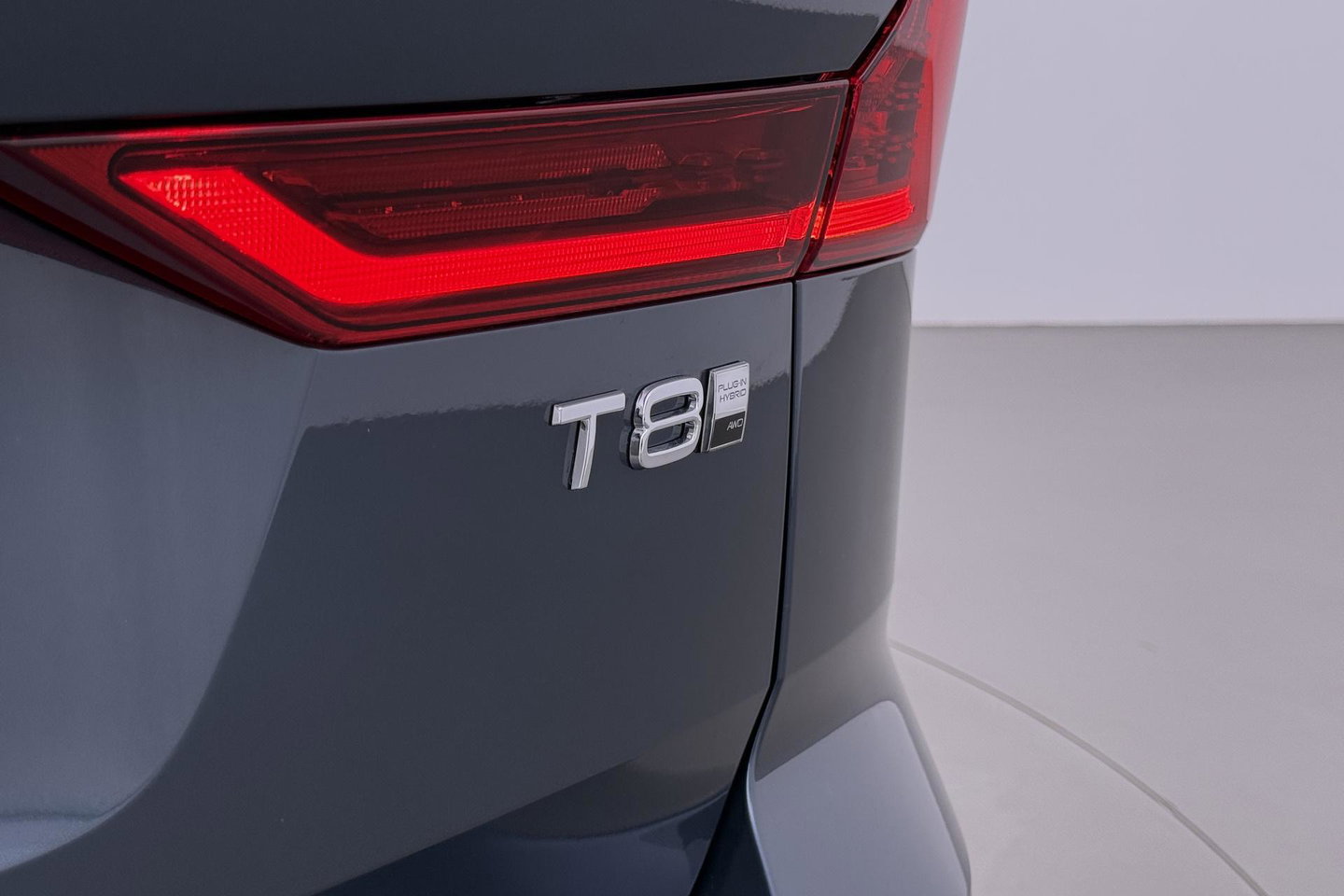 Volvo XC60 T8 Plug-in hybrid Plus Dark | ACC | Harman/Kardon | 360° Camera | Stoel+Stuurverwarming | BLIS | Memory