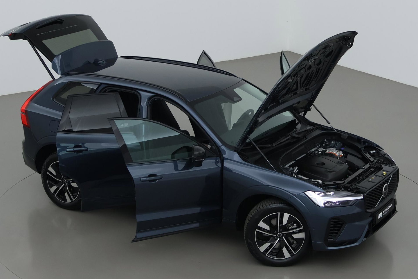 Volvo XC60 T8 Plug-in hybrid Plus Dark | ACC | Harman/Kardon | 360° Camera | Stoel+Stuurverwarming | BLIS | Memory