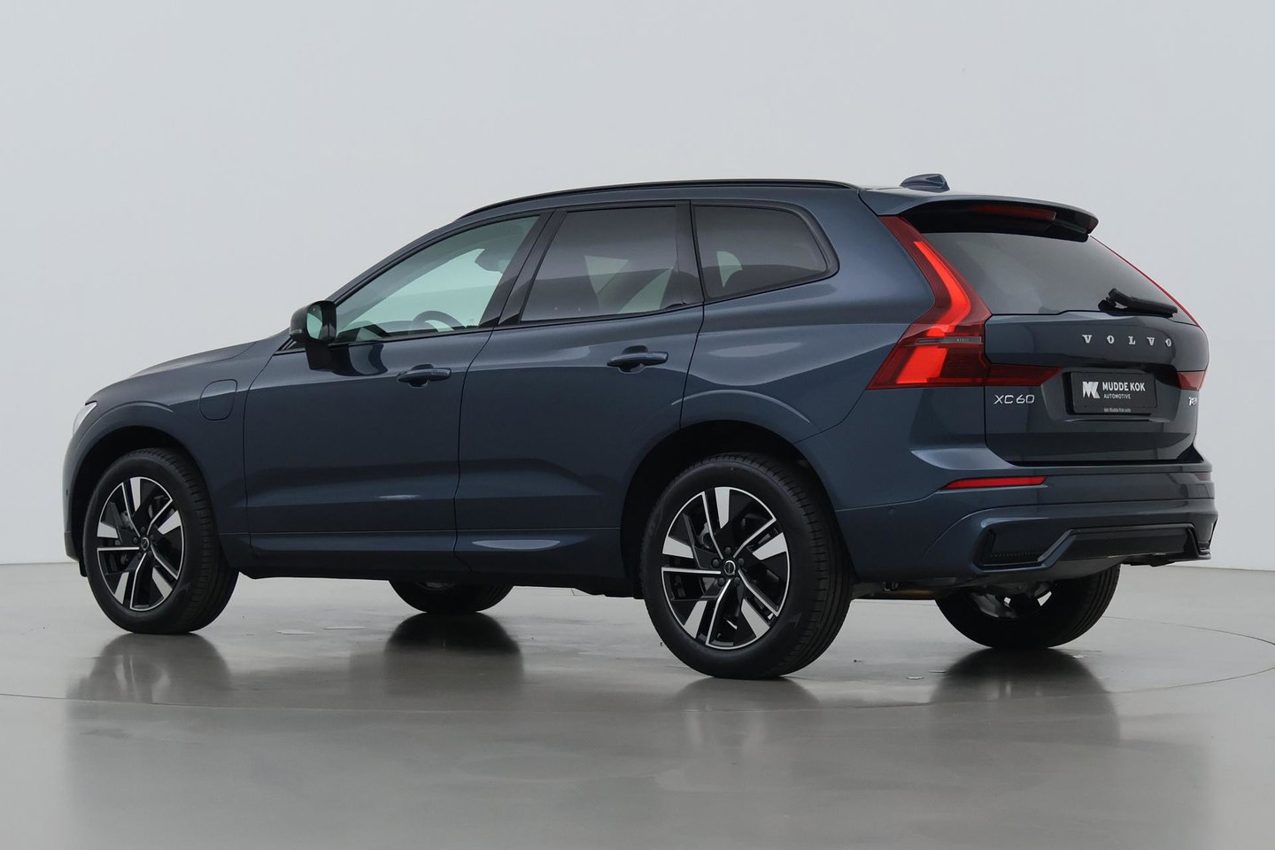 Volvo XC60 T8 Plug-in hybrid Plus Dark | ACC | Harman/Kardon | 360° Camera | Stoel+Stuurverwarming | BLIS | Memory