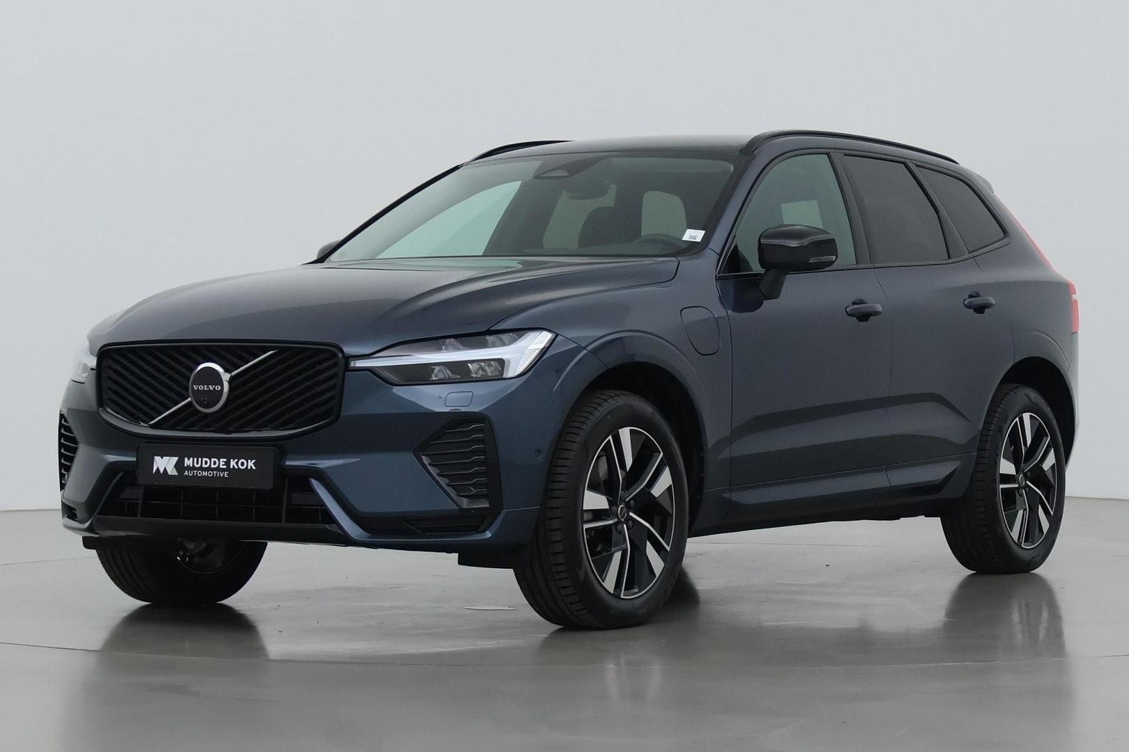 Volvo XC60 T8 Plug-in hybrid Plus Dark | ACC | Harman/Kardon | 360° Camera | Stoel+Stuurverwarming | BLIS | Memory
