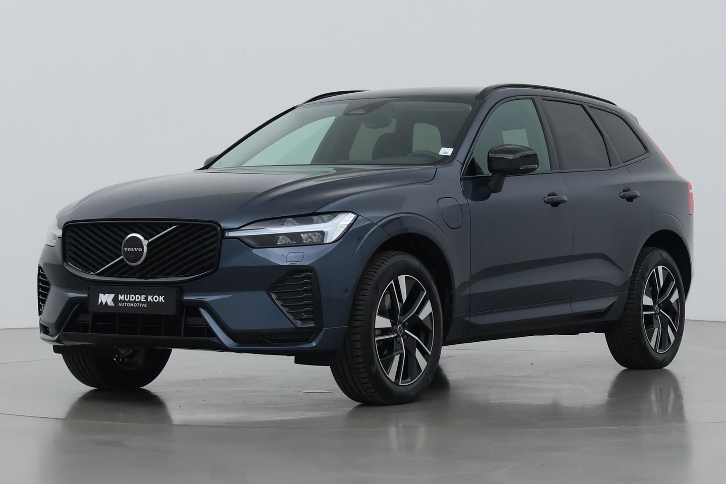 Volvo XC60 T8 Plug-in hybrid Plus Dark | ACC | Harman/Kardon | 360° Camera | Stoel+Stuurverwarming | BLIS | Memory