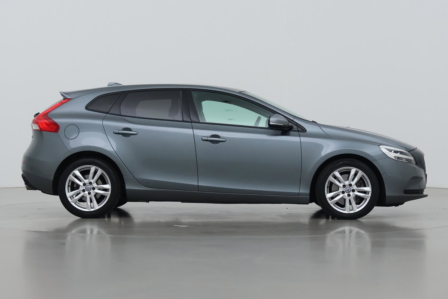 Volvo V40 1.5 T3 Dynamic Edition | Panoramadak | Camera | Harman/Kardon | Keyless | Leder | Automaat