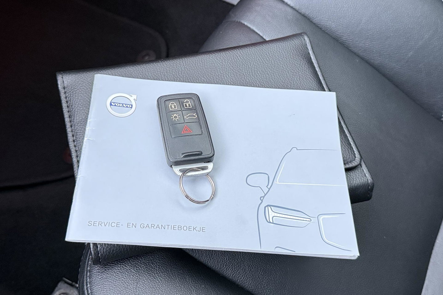 Volvo V40 1.5 T3 Dynamic Edition | Panoramadak | Camera | Harman/Kardon | Keyless | Leder | Automaat