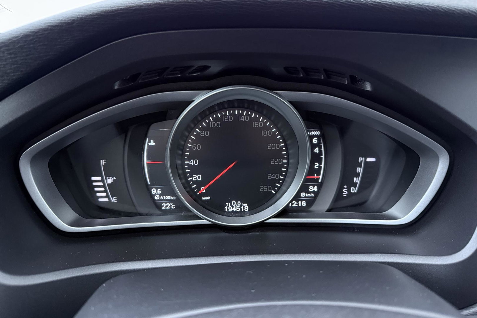 Volvo V40 1.5 T3 Dynamic Edition | Panoramadak | Camera | Harman/Kardon | Keyless | Leder | Automaat