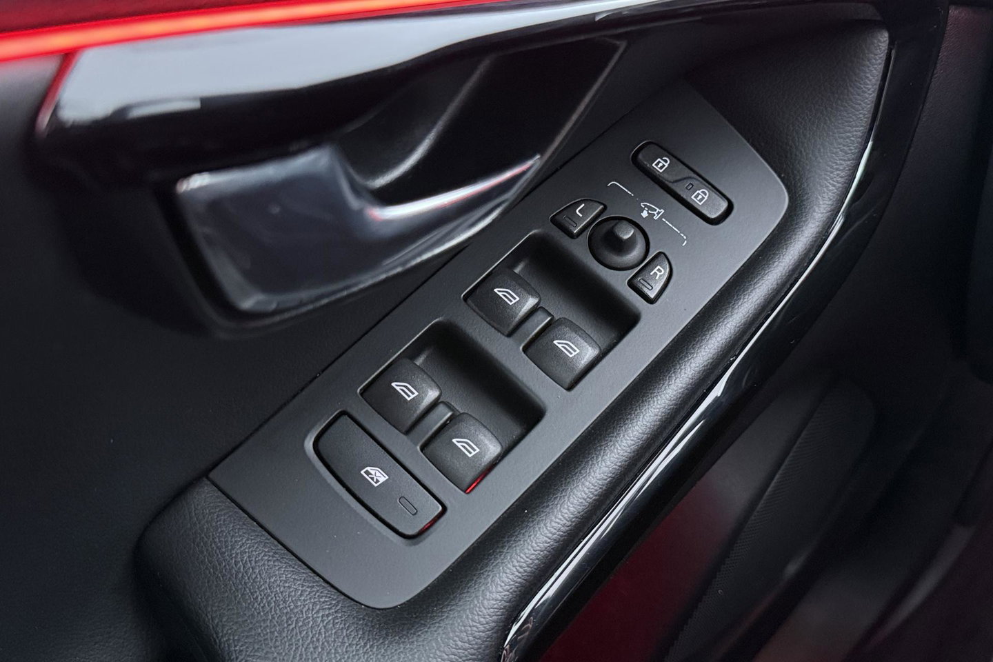 Volvo V40 1.5 T3 Dynamic Edition | Panoramadak | Camera | Harman/Kardon | Keyless | Leder | Automaat
