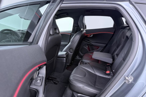 Volvo V40 1.5 T3 Dynamic Edition | Panoramadak | Camera | Harman/Kardon | Keyless | Leder | Automaat