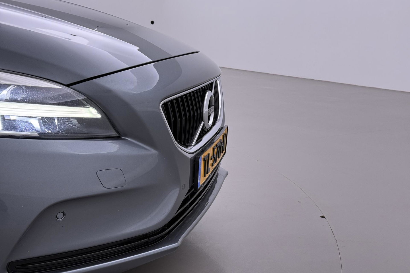 Volvo V40 1.5 T3 Dynamic Edition | Panoramadak | Camera | Harman/Kardon | Keyless | Leder | Automaat