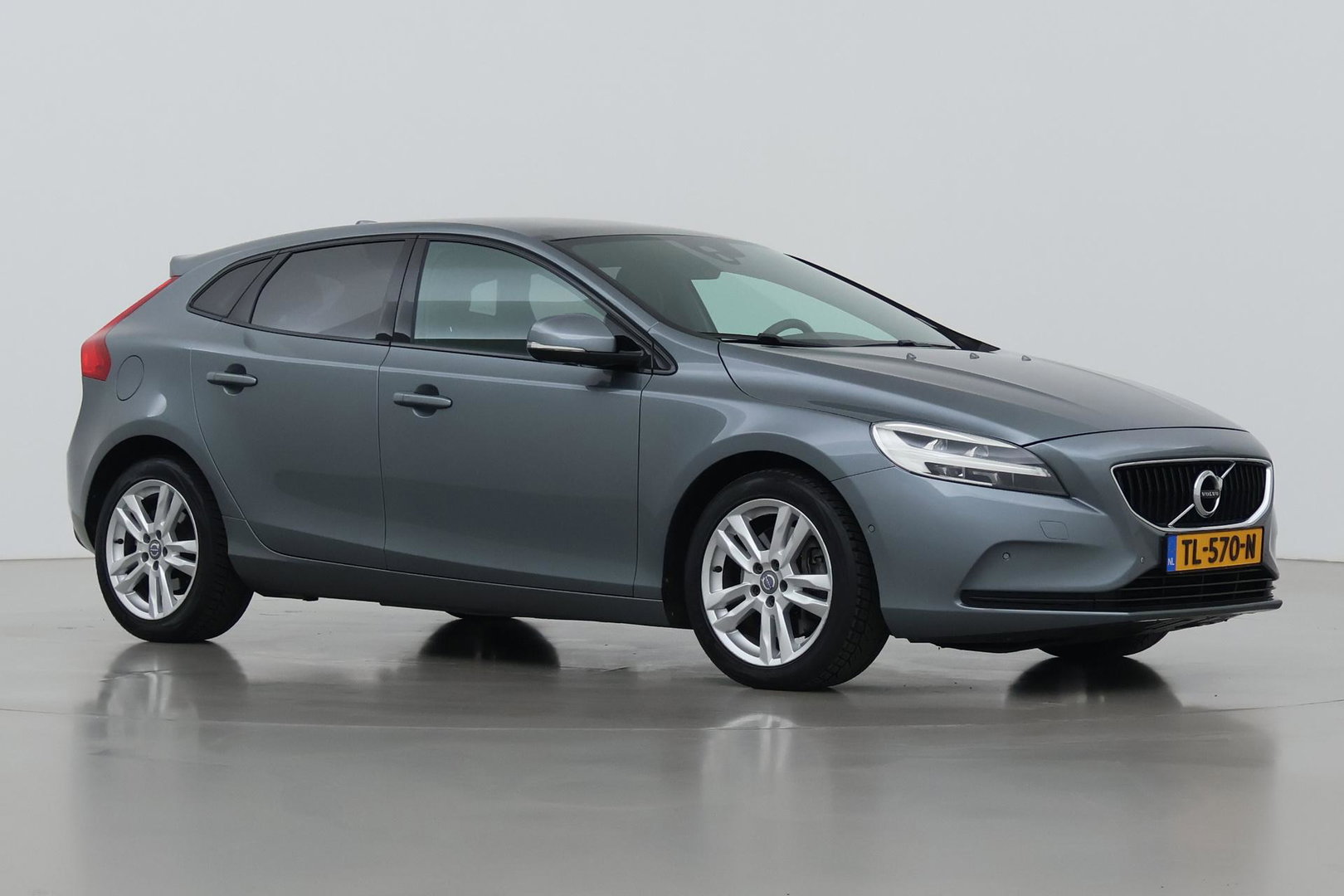 Volvo V40 1.5 T3 Dynamic Edition | Panoramadak | Camera | Harman/Kardon | Keyless | Leder | Automaat