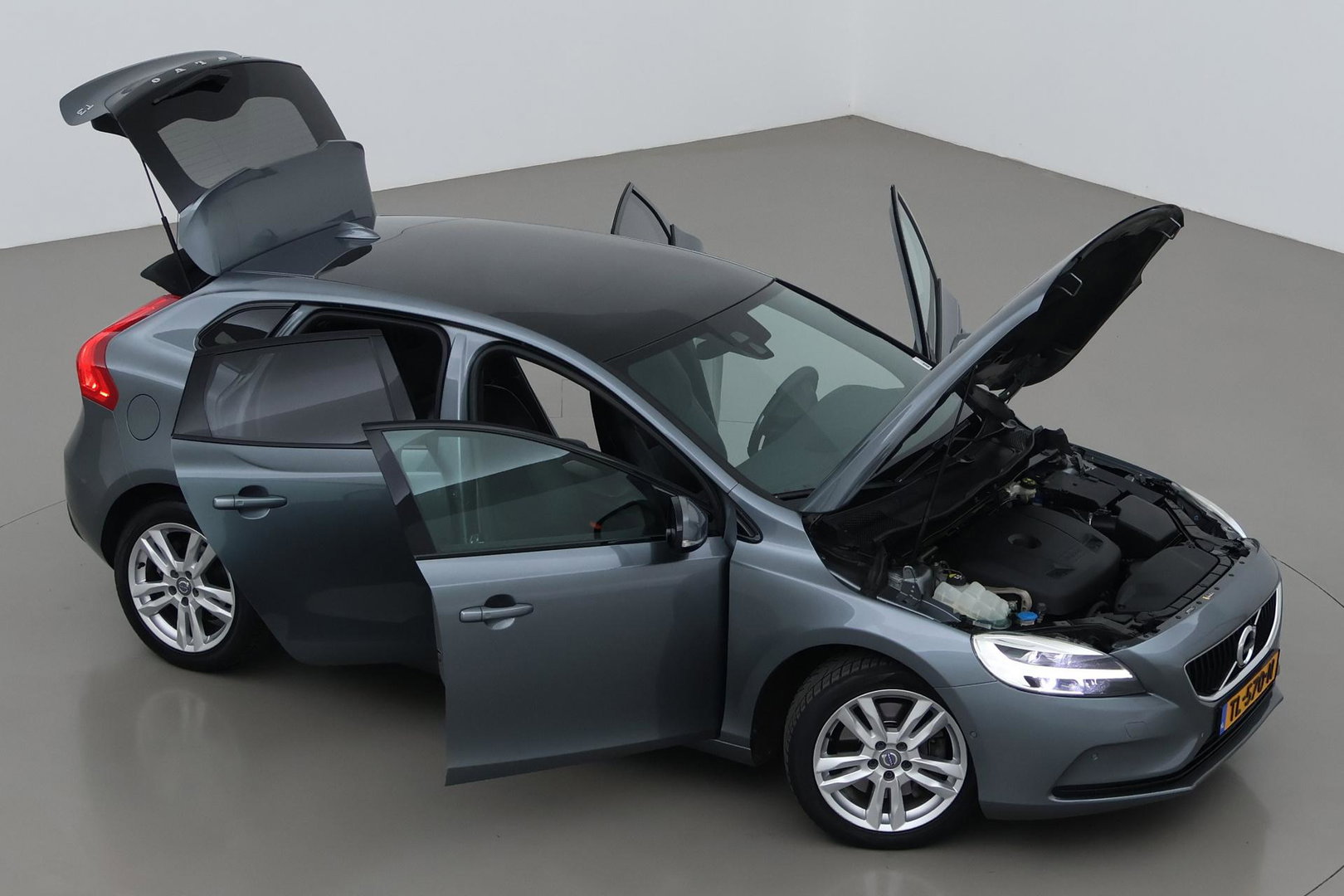Volvo V40 1.5 T3 Dynamic Edition | Panoramadak | Camera | Harman/Kardon | Keyless | Leder | Automaat