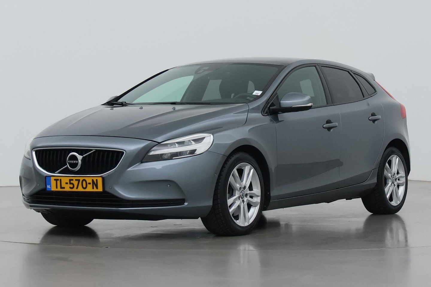 Volvo V40 1.5 T3 Dynamic Edition | Panoramadak | Camera | Harman/Kardon | Keyless | Leder | Automaat