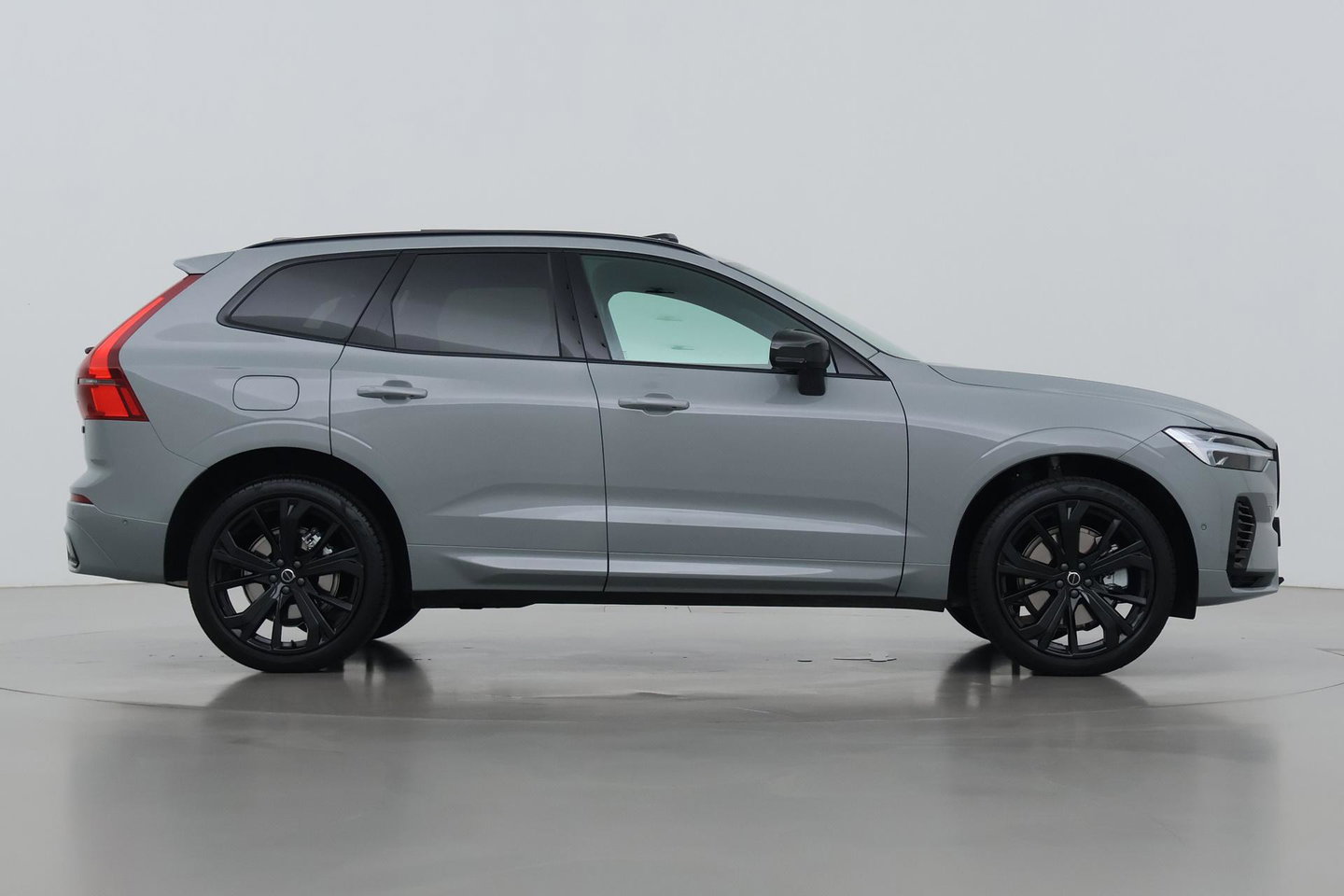 Volvo XC60 T6 Plug-in hybrid Plus Black Edition | Bowers&Wilkins | Massage+Ventilatie | ACC | Trekhaak | Panoramadak | 360° Camera | Head-Up