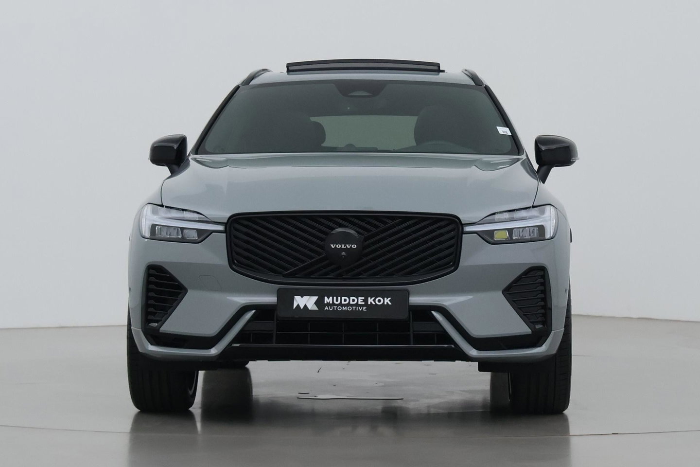 Volvo XC60 T6 Plug-in hybrid Plus Black Edition | Bowers&Wilkins | Massage+Ventilatie | ACC | Trekhaak | Panoramadak | 360° Camera | Head-Up