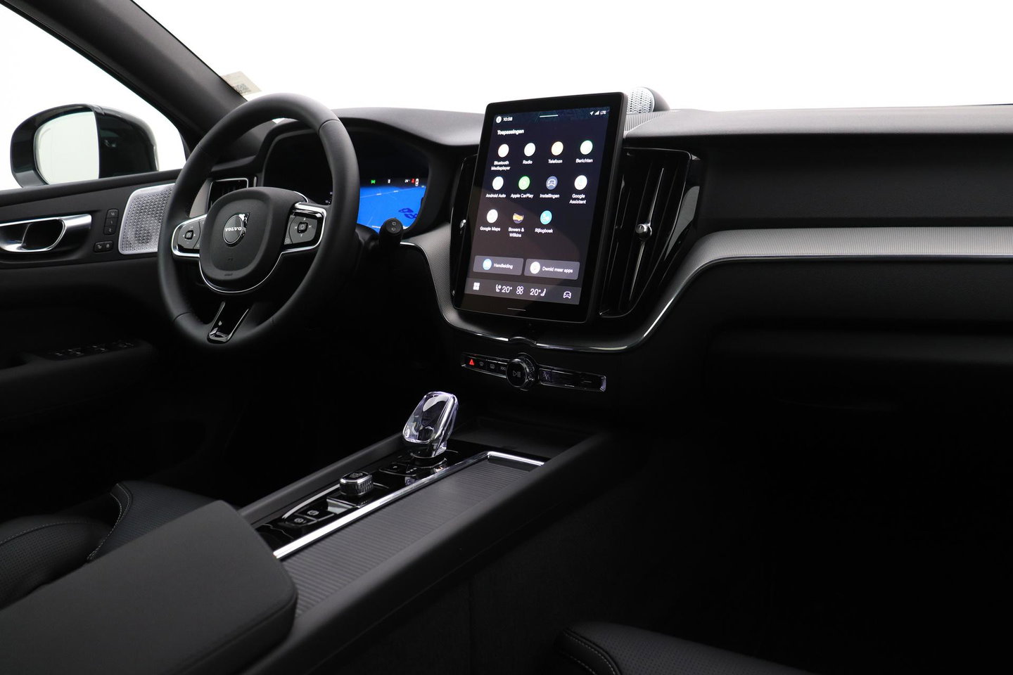 Volvo XC60 T6 Plug-in hybrid Plus Black Edition | Bowers&Wilkins | Massage+Ventilatie | ACC | Trekhaak | Panoramadak | 360° Camera | Head-Up