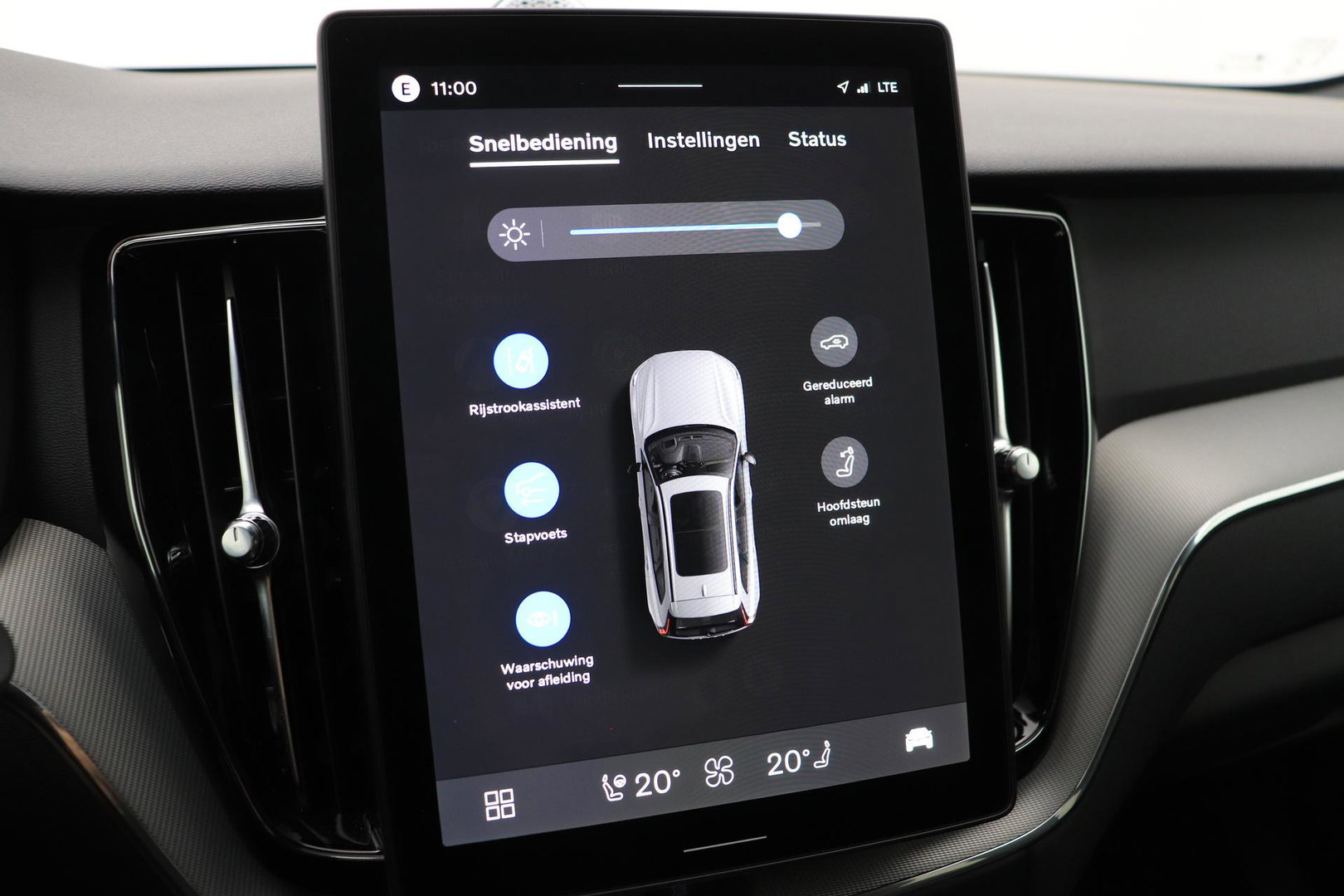Volvo XC60 T6 Plug-in hybrid Plus Black Edition | Bowers&Wilkins | Massage+Ventilatie | ACC | Trekhaak | Panoramadak | 360° Camera | Head-Up