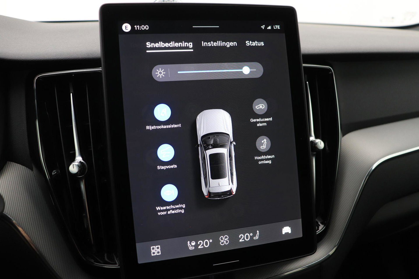 Volvo XC60 T6 Plug-in hybrid Plus Black Edition | Bowers&Wilkins | Massage+Ventilatie | ACC | Trekhaak | Panoramadak | 360° Camera | Head-Up