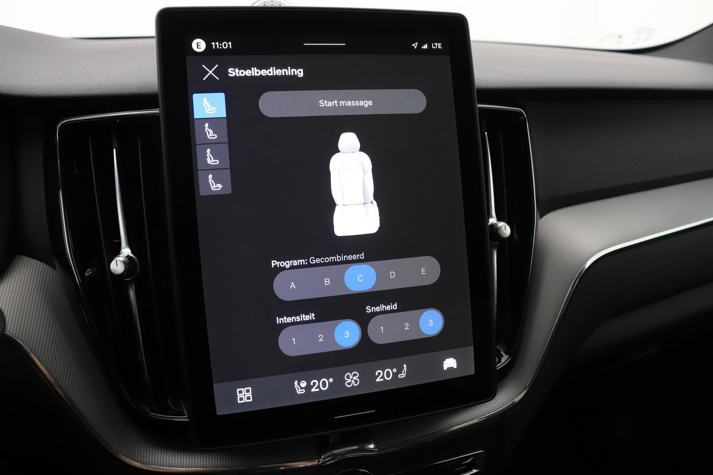 Volvo XC60 T6 Plug-in hybrid Plus Black Edition | Bowers&Wilkins | Massage+Ventilatie | ACC | Trekhaak | Panoramadak | 360° Camera | Head-Up