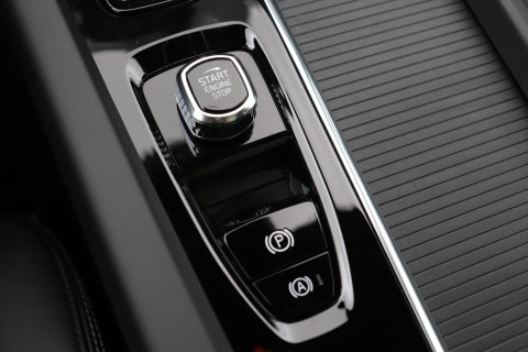 Volvo XC60 T6 Plug-in hybrid Plus Black Edition | Bowers&Wilkins | Massage+Ventilatie | ACC | Trekhaak | Panoramadak | 360° Camera | Head-Up