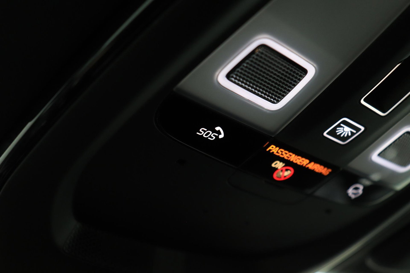 Volvo XC60 T6 Plug-in hybrid Plus Black Edition | Bowers&Wilkins | Massage+Ventilatie | ACC | Trekhaak | Panoramadak | 360° Camera | Head-Up