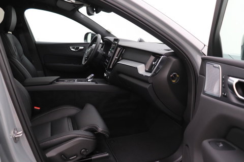 Volvo XC60 T6 Plug-in hybrid Plus Black Edition | Bowers&Wilkins | Massage+Ventilatie | ACC | Trekhaak | Panoramadak | 360° Camera | Head-Up