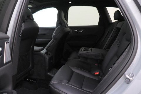Volvo XC60 T6 Plug-in hybrid Plus Black Edition | Bowers&Wilkins | Massage+Ventilatie | ACC | Trekhaak | Panoramadak | 360° Camera | Head-Up
