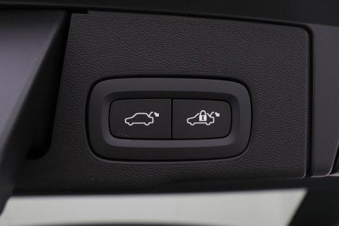 Volvo XC60 T6 Plug-in hybrid Plus Black Edition | Bowers&Wilkins | Massage+Ventilatie | ACC | Trekhaak | Panoramadak | 360° Camera | Head-Up