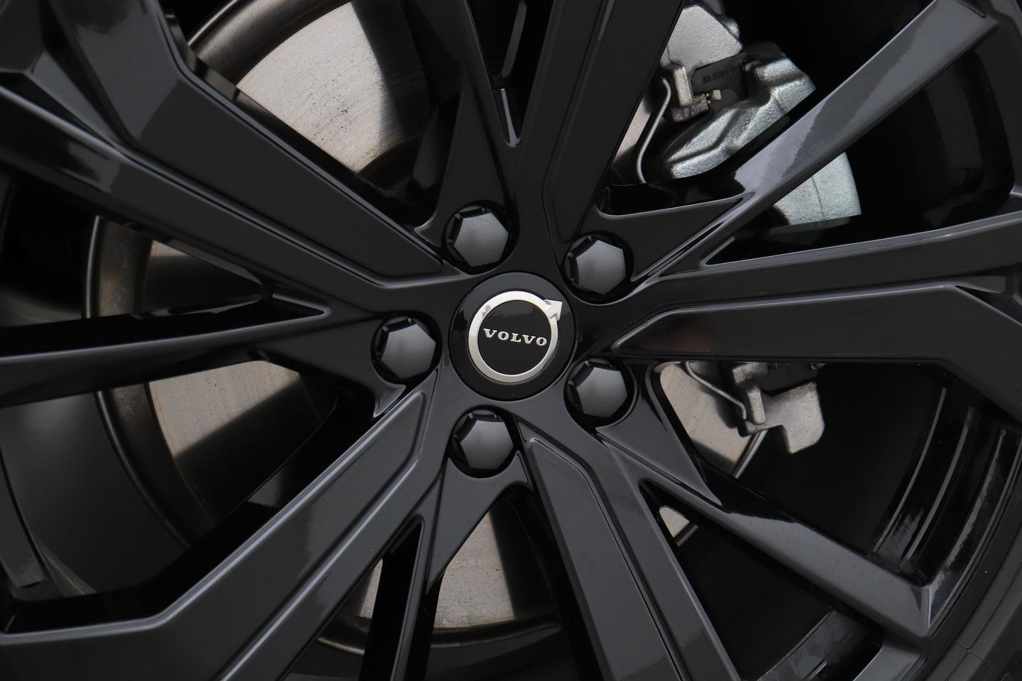 Volvo XC60 T6 Plug-in hybrid Plus Black Edition | Bowers&Wilkins | Massage+Ventilatie | ACC | Trekhaak | Panoramadak | 360° Camera | Head-Up