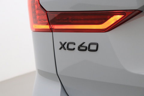 Volvo XC60 T6 Plug-in hybrid Plus Black Edition | Bowers&Wilkins | Massage+Ventilatie | ACC | Trekhaak | Panoramadak | 360° Camera | Head-Up