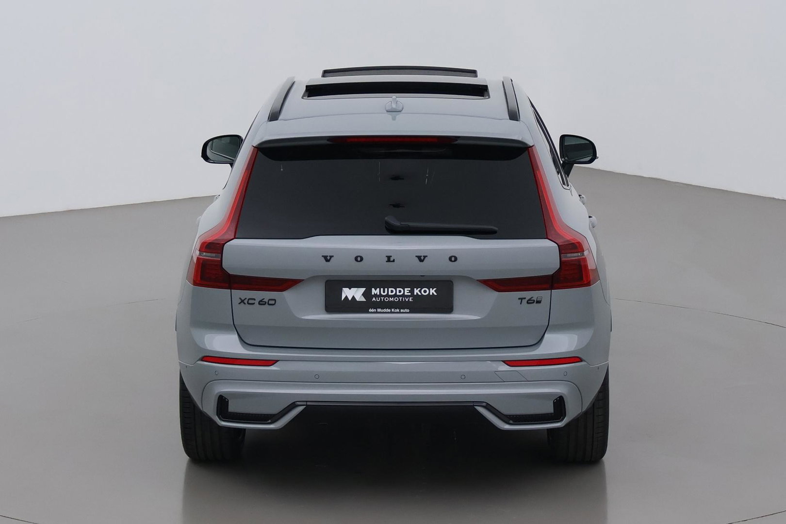 Volvo XC60 T6 Plug-in hybrid Plus Black Edition | Bowers&Wilkins | Massage+Ventilatie | ACC | Trekhaak | Panoramadak | 360° Camera | Head-Up