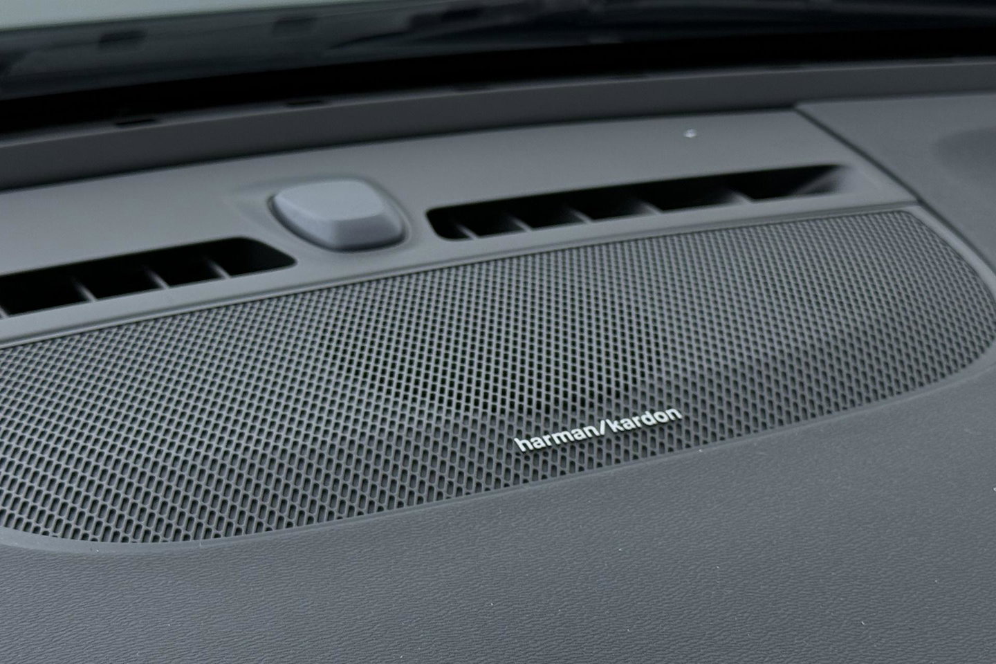 Volvo EX40 Twin Motor Plus Black Edition 82 kWh | ACC | Panoramadak | 360° Camera | Harman/Kardon | Stoel+Stuurverwarming