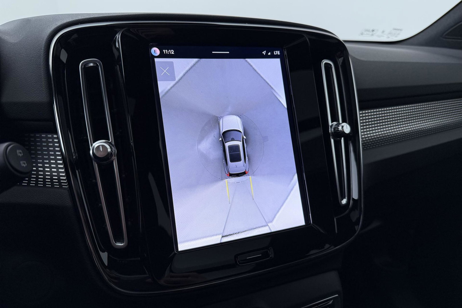 Volvo EX40 Twin Motor Plus Black Edition 82 kWh | ACC | Panoramadak | 360° Camera | Harman/Kardon | Stoel+Stuurverwarming